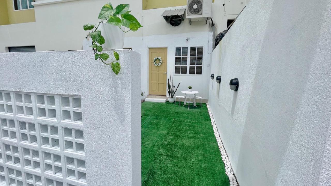 Helena'S Studio Suite Gerik Exterior foto